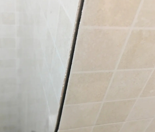 剑川瓷砖空鼓维修公司分享阳台瓷砖脱落的修复过程可以分为以下几个步骤